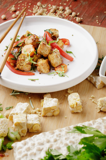Tempeh coupé en cubes fabriqué par COCONT